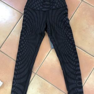 Alo Yoga workout pants